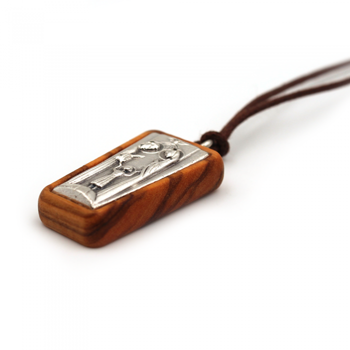 Pendentif sainte Famille métal et bois d'olivier