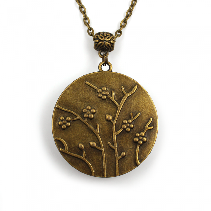 Collier médaillon rond, Vierge