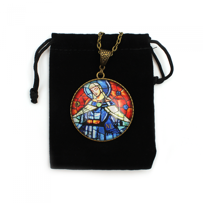 Collier médaillon rond, Vierge