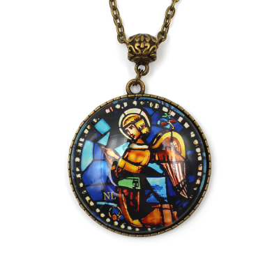 Collier médaillon rond, Ange