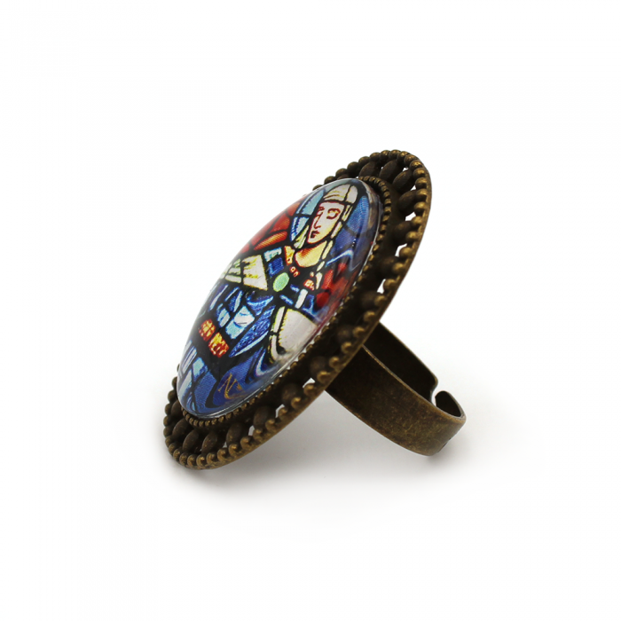 Bague ovale cabochon, contour ajouré, Vierge
