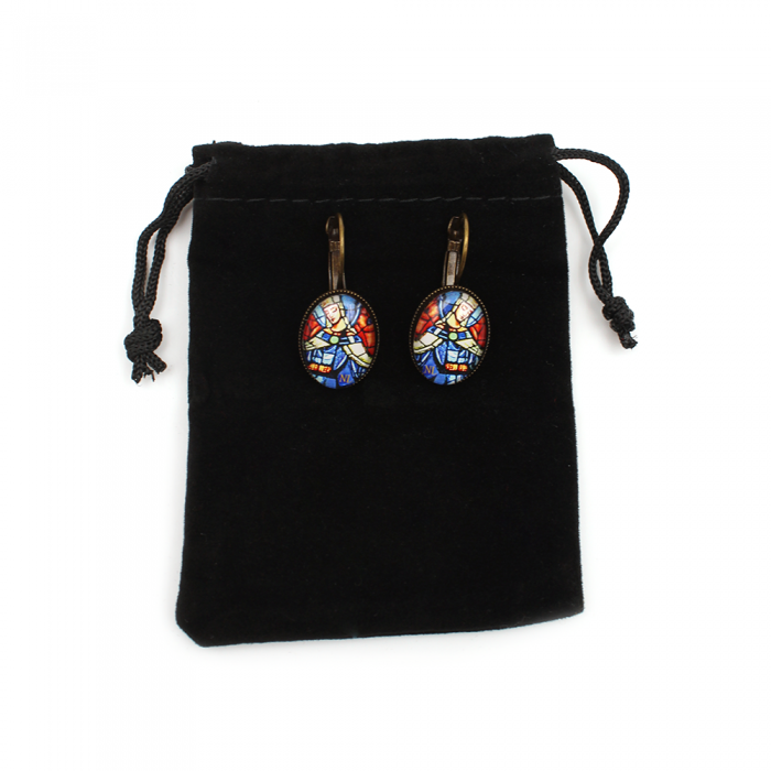 Boucles d'oreilles dormeuses ovales, Vierge
