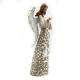 Grand Ange beige et blanc tenant une colombe