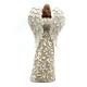 Grand Ange beige et blanc tenant une colombe