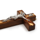 Crucifix en bois de noyer
