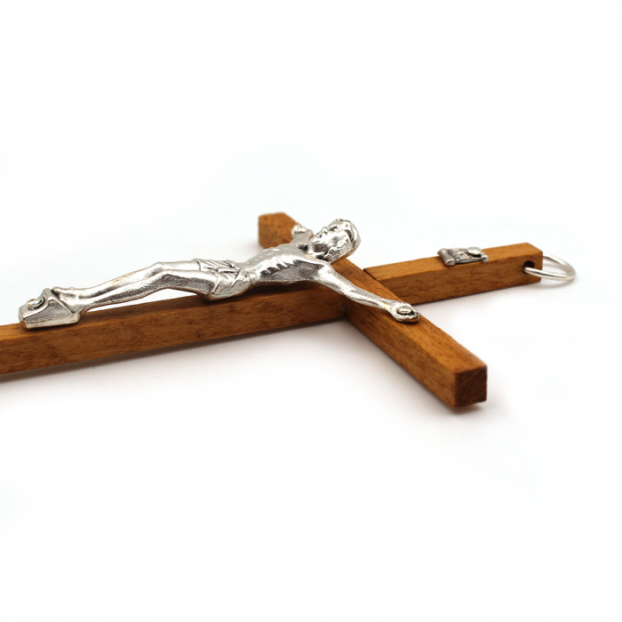Fine croix en bois
