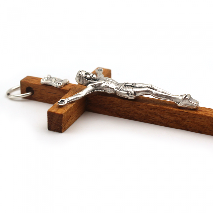 Fine croix en bois