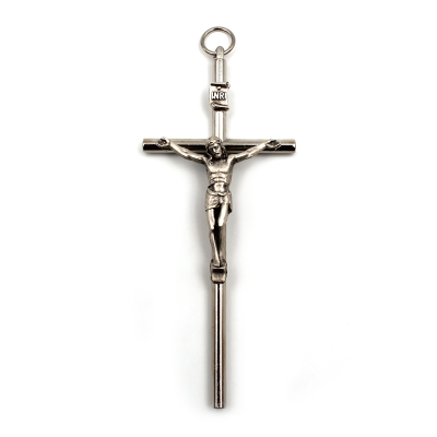 Fine croix en métal argenté