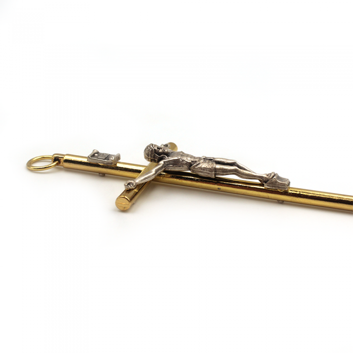 Fine croix en métal doré