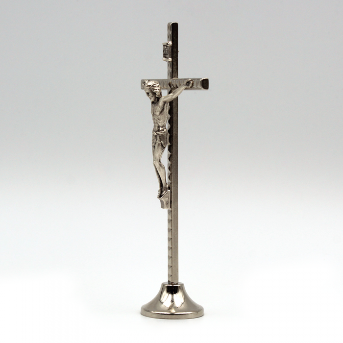 Croix métal sur socle