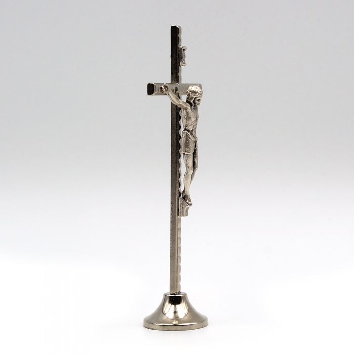 Cross metal pedestal