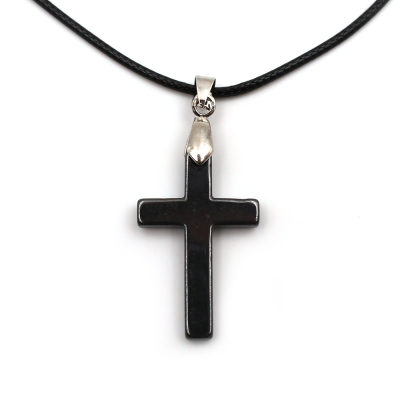 Croix hématite sur cordon