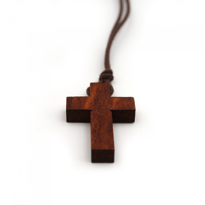 Croix bois teinté
