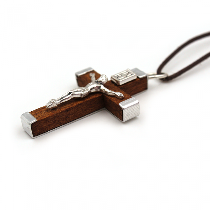 Croix métal et bois marron